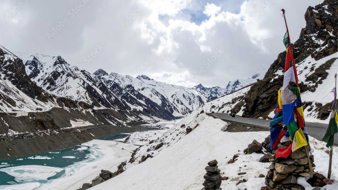 Baralacha La Pass near Sarchu